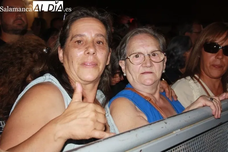 Foto 7 - Paco Candela hace latir su 'coraz&oacute;n de pl&aacute;stico' junto a un entregado p&uacute;blico 