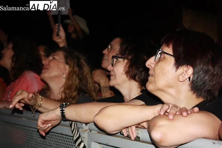 Foto 6 - Rulo y la Contrabanda desborda en energ&iacute;a y rock en su esperado concierto en Pe&ntilde;aranda