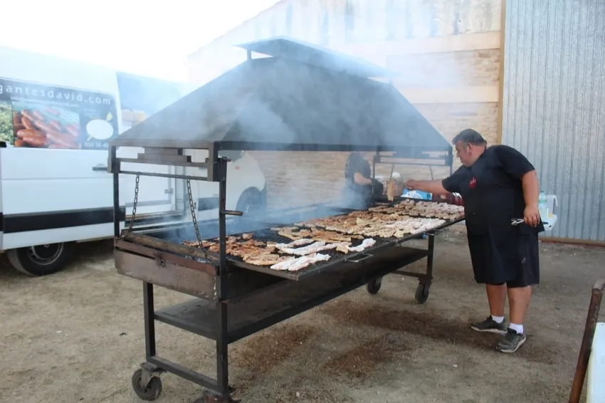 Parrillada fin de fiestas en Cerralbo / SILVESTRE