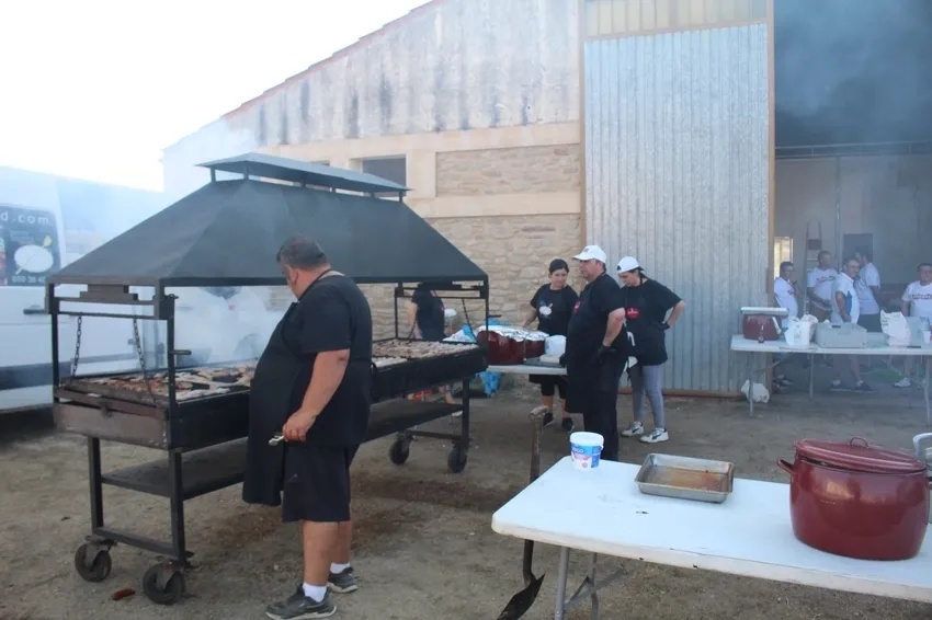 Parrillada fin de fiestas en Cerralbo / SILVESTRE