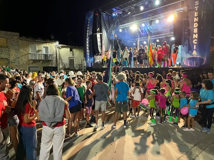 Foto 4 - Las pe&ntilde;as de Saucelle le toman el pulso a las fiestas