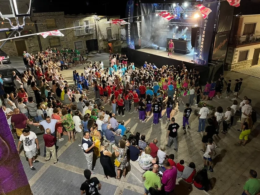 Foto 3 - Las pe&ntilde;as de Saucelle le toman el pulso a las fiestas
