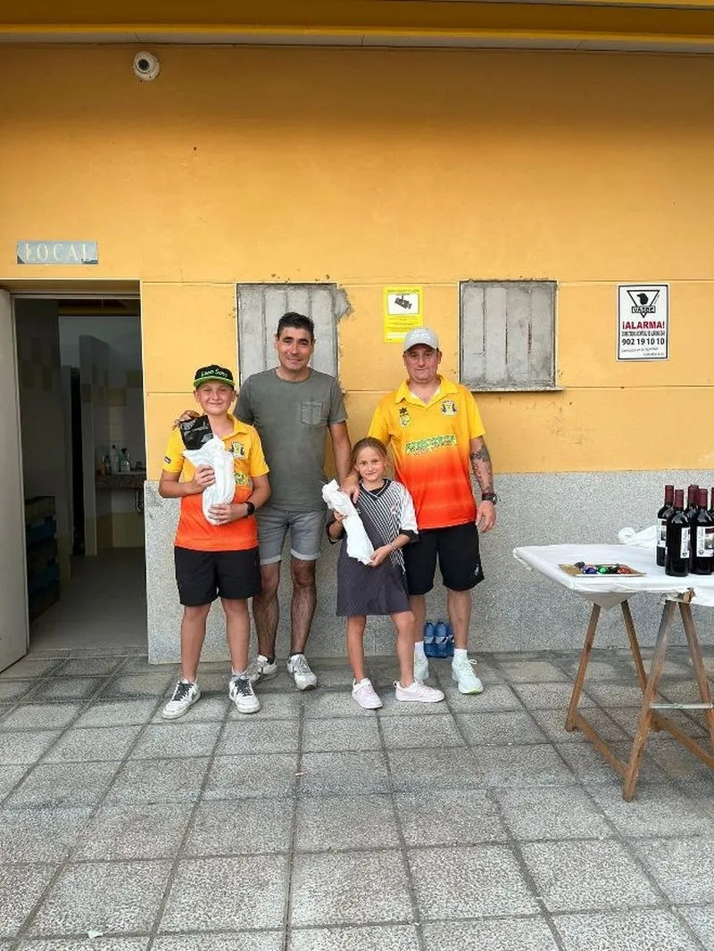 Foto 6 - El Club Amigos de Monterrubio gana su Torneo Nacional 2024