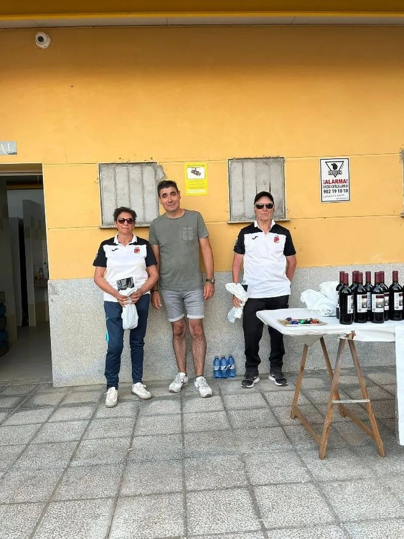 Foto 4 - El Club Amigos de Monterrubio gana su Torneo Nacional 2024