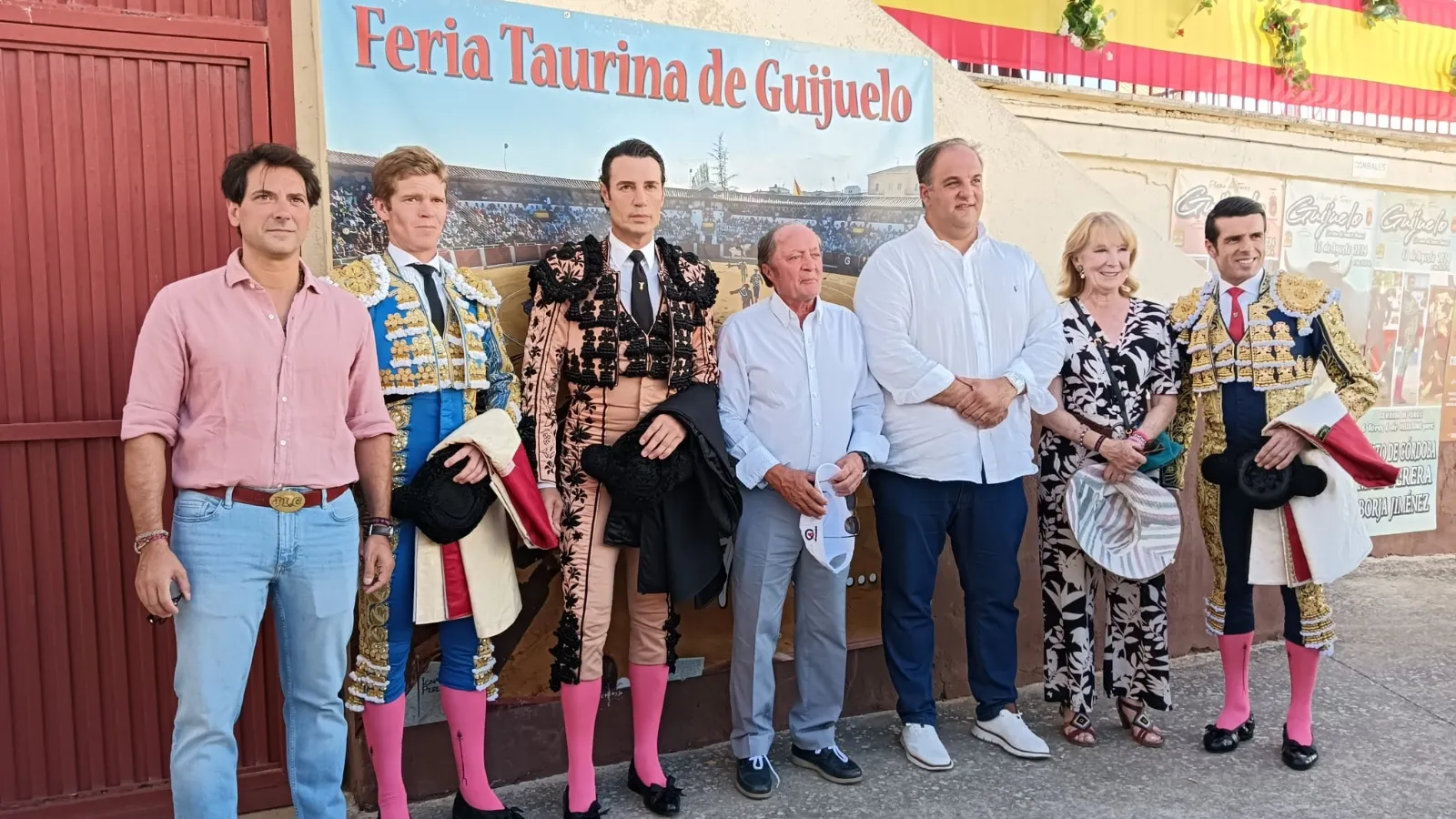 Foto 2 - Vellosino pone en bandeja el triunfo en una gran tarde de toros