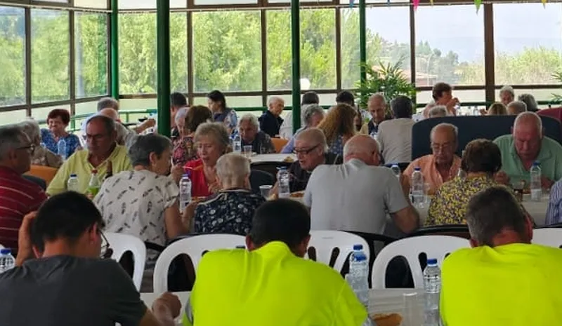 Los comensales daban cuenta de un arroz a la zamorana
