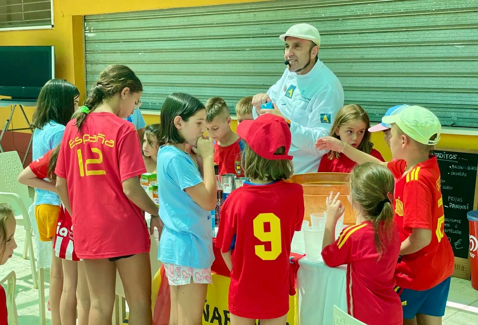 Foto 6 - Diversi&oacute;n, c&oacute;cteles y &aacute;nimos a Maria &lsquo;la Princesa Guerrera Futbolera&rsquo; protagonizan los campamentos urbanos del CID en Aldeaseca de la Frontera