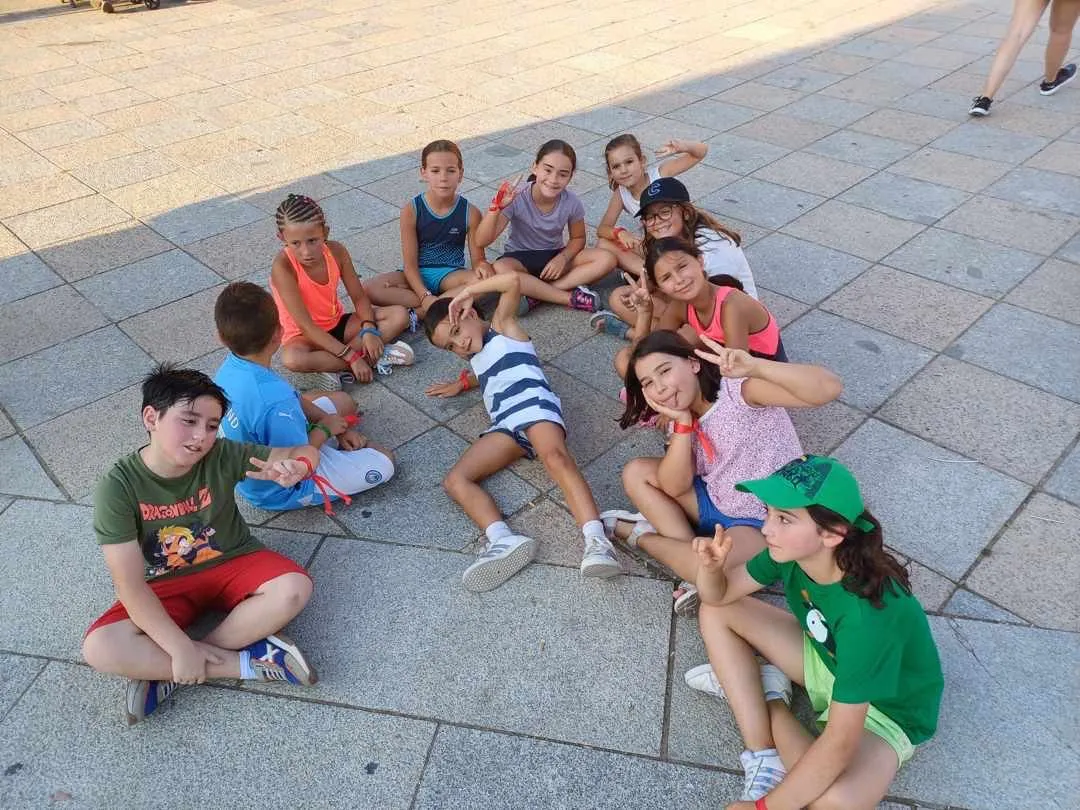 Foto 10 - Decenas de peque&ntilde;os participan en una animada gincana infantil en la previa de las fiestas patronales en Cantalpino