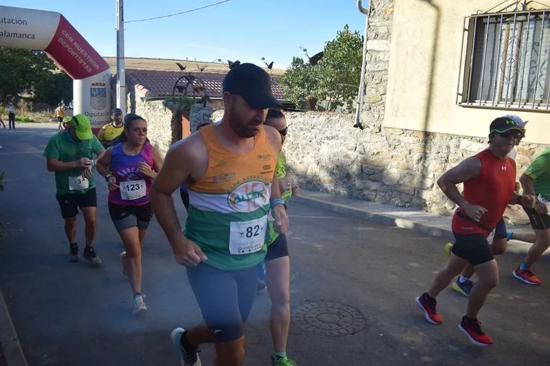 Foto 6 - H&eacute;ctor Rodr&iacute;guez y Esther Cruz ganan la Carrera Campestre de Valdemierque