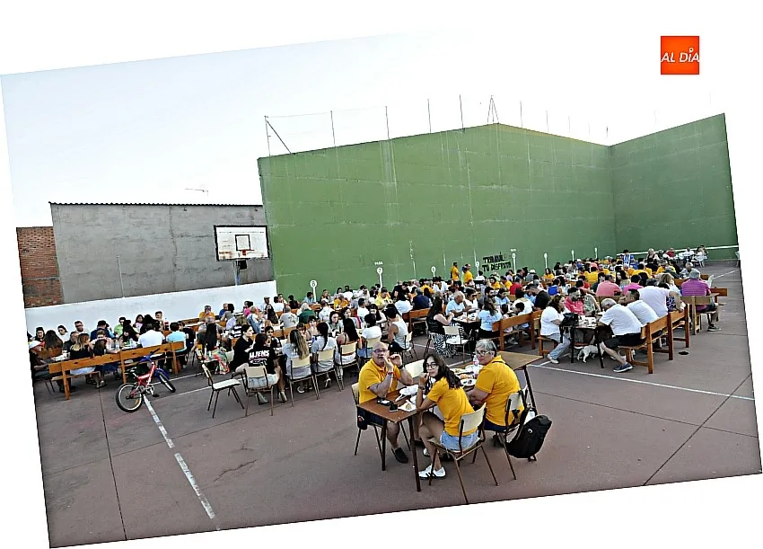 Comida popular en Tenebrón/ Fotos: Adrián M.Pastor