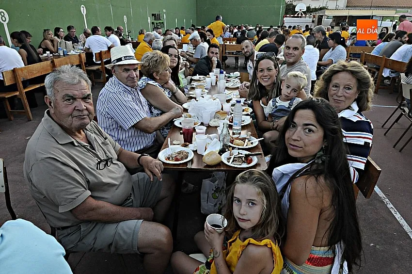 Comida popular en Tenebrón/ Fotos: Adrián M.Pastor