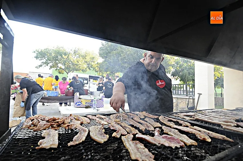 Comida popular en Tenebrón/ Fotos: Adrián M.Pastor