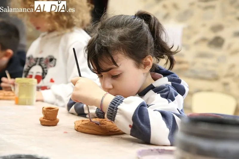 Foto 10 - Los cursos de alfarer&iacute;a acercan a los ni&ntilde;os a la tradici&oacute;n 