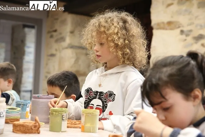 Foto 9 - Los cursos de alfarer&iacute;a acercan a los ni&ntilde;os a la tradici&oacute;n 
