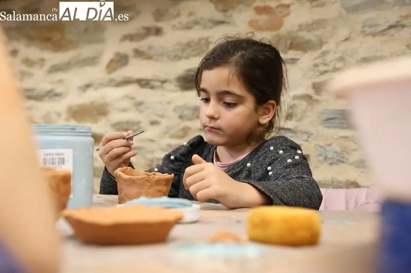 Foto 2 - Los cursos de alfarer&iacute;a acercan a los ni&ntilde;os a la tradici&oacute;n 