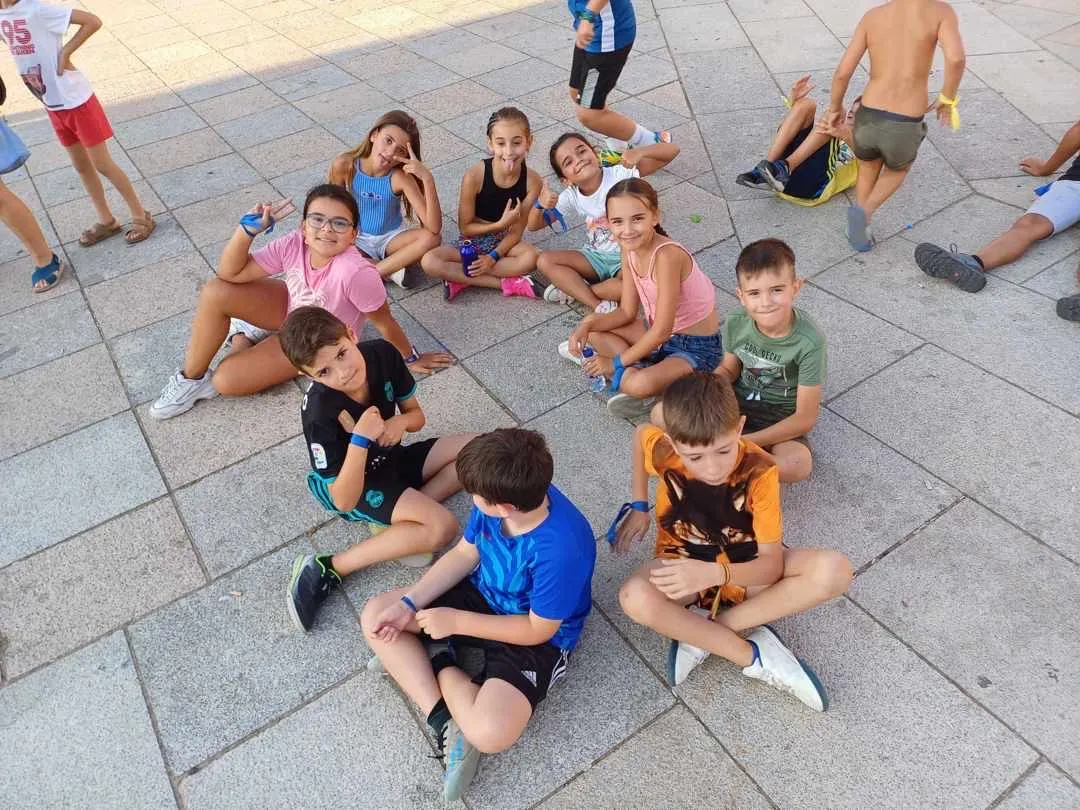 Foto 8 - Decenas de peque&ntilde;os participan en una animada gincana infantil en la previa de las fiestas patronales en Cantalpino