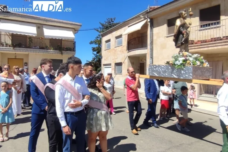 Foto 7 - Babilafuente se echa a las calles para honrar a San Roque con bailes y v&iacute;tores