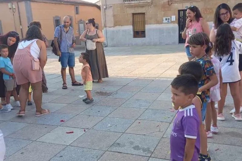 Foto 5 - Decenas de peque&ntilde;os participan en una animada gincana infantil en la previa de las fiestas patronales en Cantalpino
