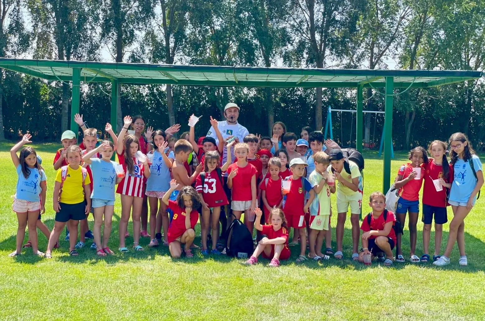 Foto 3 - Diversi&oacute;n, c&oacute;cteles y &aacute;nimos a Maria &lsquo;la Princesa Guerrera Futbolera&rsquo; protagonizan los campamentos urbanos del CID en Aldeaseca de la Frontera