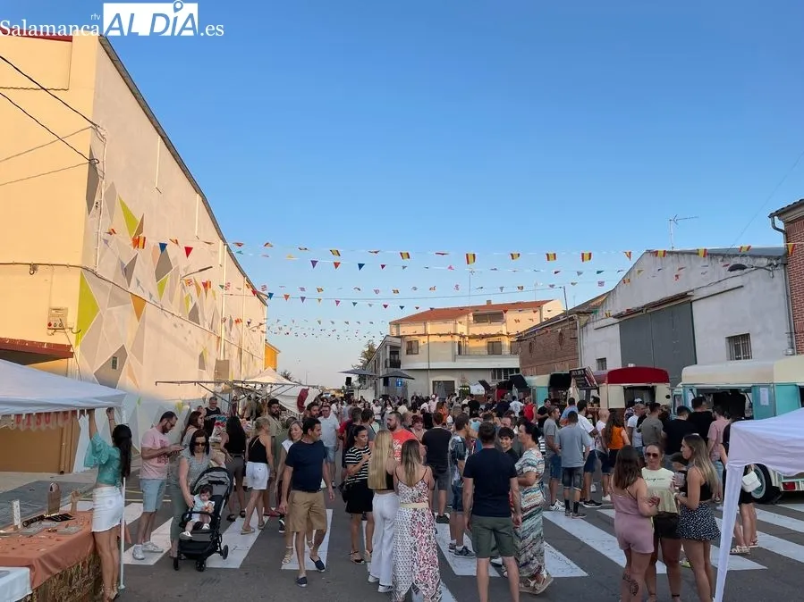 Foto 11 - Castellanos de Moriscos disfruta con la I Feria Food-Truck