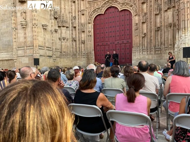Foto 11 - Kuro NeKo representa &iexcl;JER&Oacute;&Oacute;&Oacute;&Oacute;&Oacute;NIMO! en el Atrio de la Catedral para abrir el fin de semana
