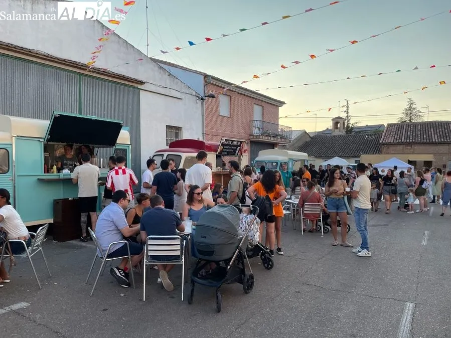 Foto 8 - Castellanos de Moriscos disfruta con la I Feria Food-Truck