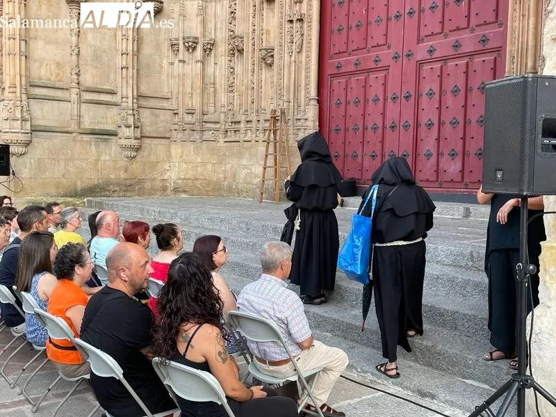 Foto 4 - Kuro NeKo representa &iexcl;JER&Oacute;&Oacute;&Oacute;&Oacute;&Oacute;NIMO! en el Atrio de la Catedral para abrir el fin de semana