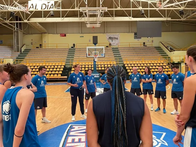 Foto 4 - As&iacute; ha sido el primer entrenamiento de pretemporada del Perfumer&iacute;as Avenida