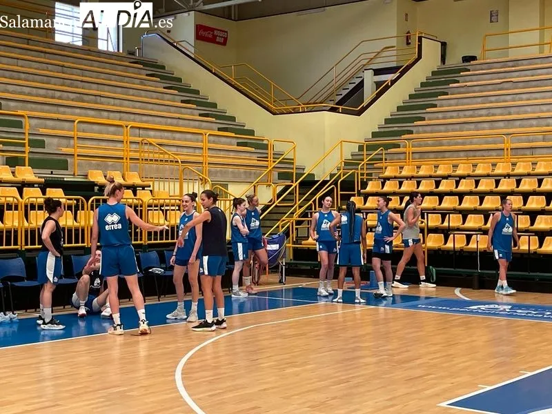 Foto 2 - As&iacute; ha sido el primer entrenamiento de pretemporada del Perfumer&iacute;as Avenida