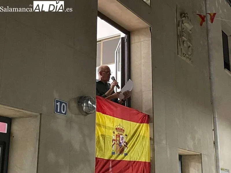 Foto 2 - El preg&oacute;n de fiestas y el chupinazo da el pistoletazo de salida a las fiestas de Castellanos de Moriscos