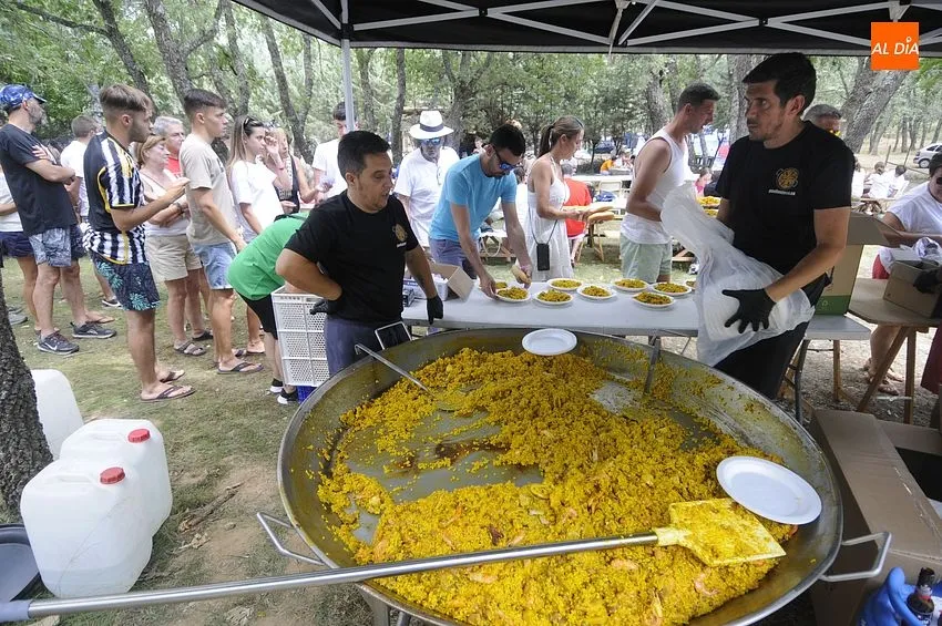 Paella popular fiestas de Agallas/ Fotos: Adrián M.Pastor