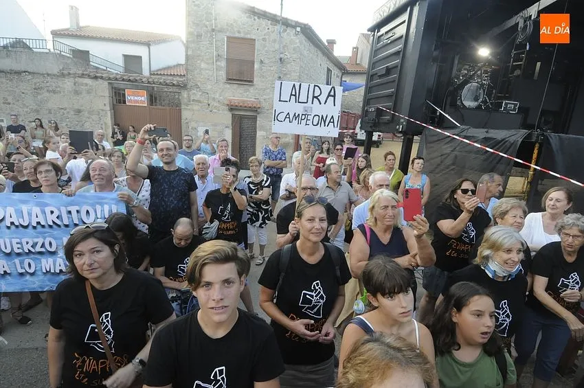 Foto 7 - Pe&ntilde;aparda festeja la llegada de su flamante campeona ol&iacute;mpica nombr&aacute;ndola Hija Predilecta