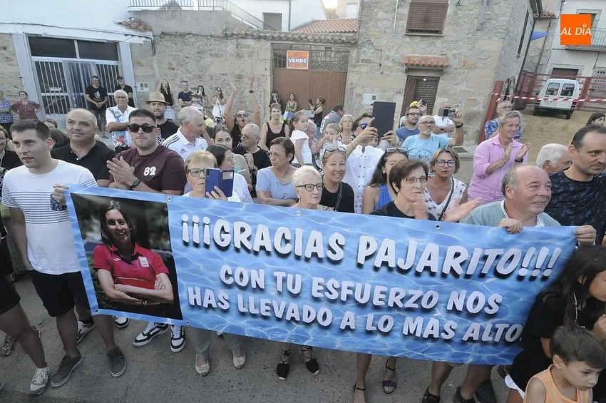 Foto 10 - Pe&ntilde;aparda festeja la llegada de su flamante campeona ol&iacute;mpica nombr&aacute;ndola Hija Predilecta