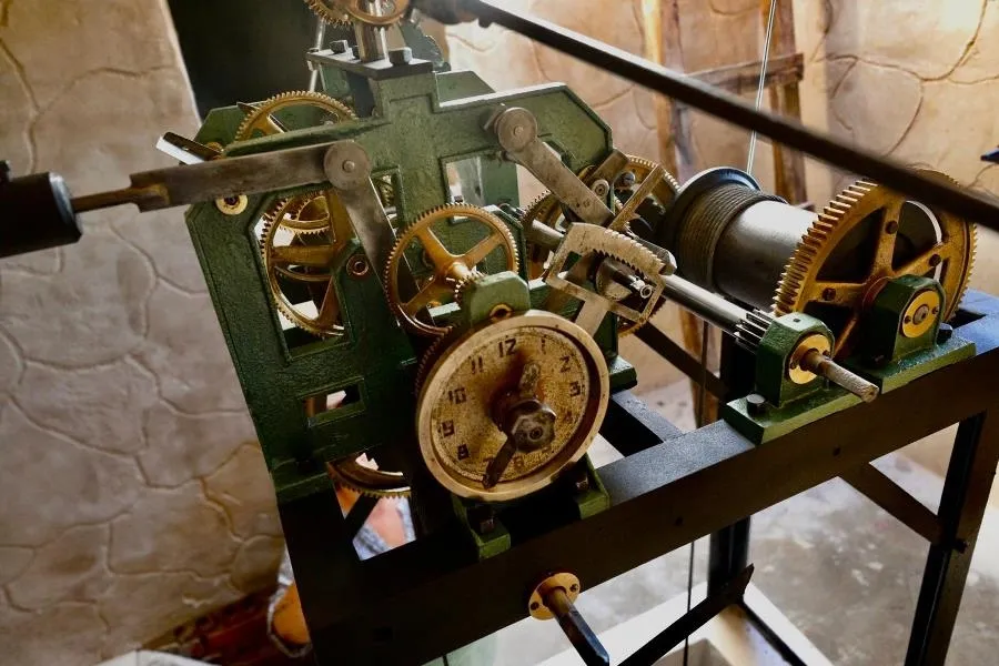 Foto 5 - Fuentes de O&ntilde;oro restaura su reloj mec&aacute;nico, el m&aacute;s antiguo de este tipo de la provincia