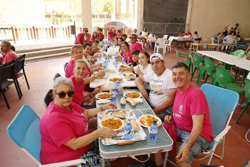 Una gran paella popular en Castellanos de Moriscos para celebrar sus fiestas | FOTOS: David Sañudo 
