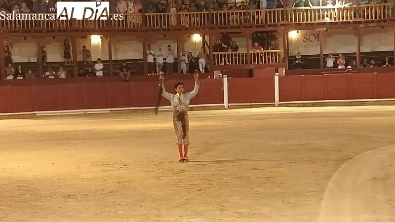 Rotundo Marco Pérez. Cuatro orejas y rabo en Toro (Zamora) | FOTOS: Toni Sánchez 