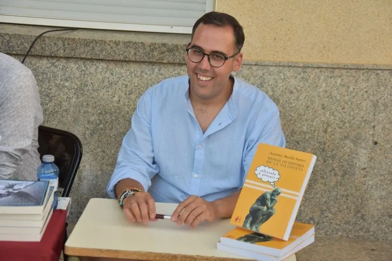 Tamames celebra con gran éxito de público su Primera Feria del Libro | FOTOS: Fernando Sánchez Gómez
