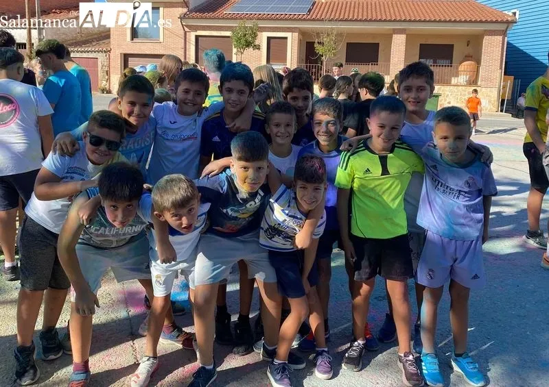 Foto 3 - Las fiestas de Navales arrancan &ldquo;a todo color&rdquo;