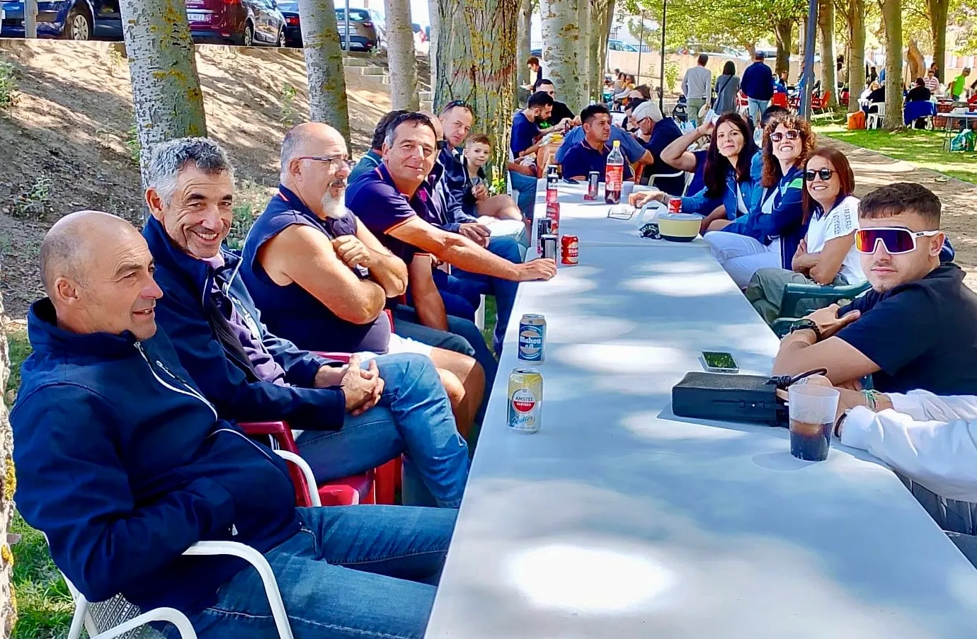 Foto 6 - Gran ambiente festivo y m&aacute;s de 1.700 raciones disfrutadas en una multitudinaria paellada en Villoria