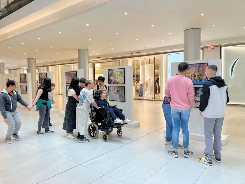 Exposición 'He nacido para vivir la vida' en el CC El Tormes