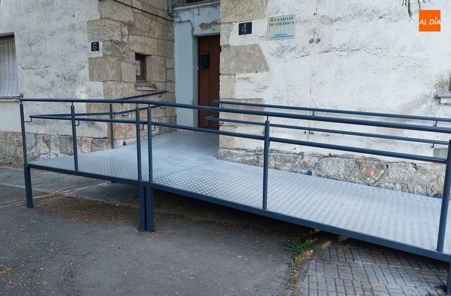 Foto 5 - El Aula de Cer&aacute;mica del Centro de Adultos ya tiene su flamante rampa
