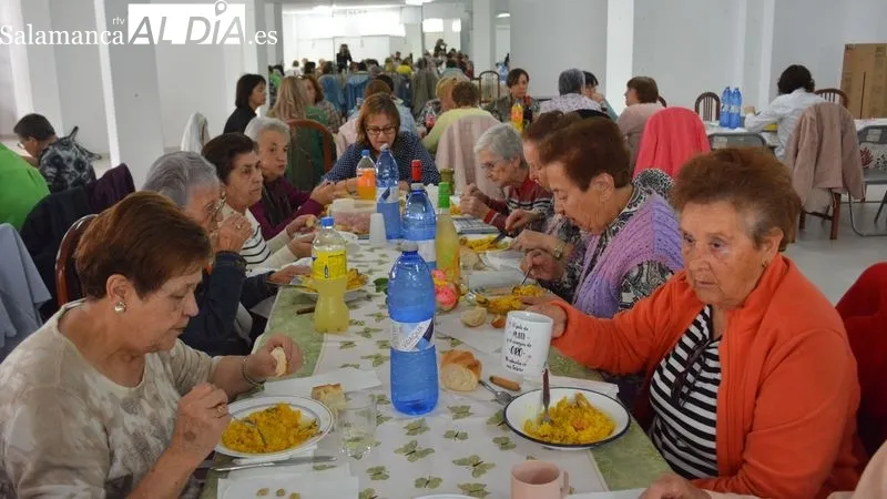 Foto 2 - Animada jornada de convivencia de la asociaci&oacute;n de mujeres Villa de Lumbrales