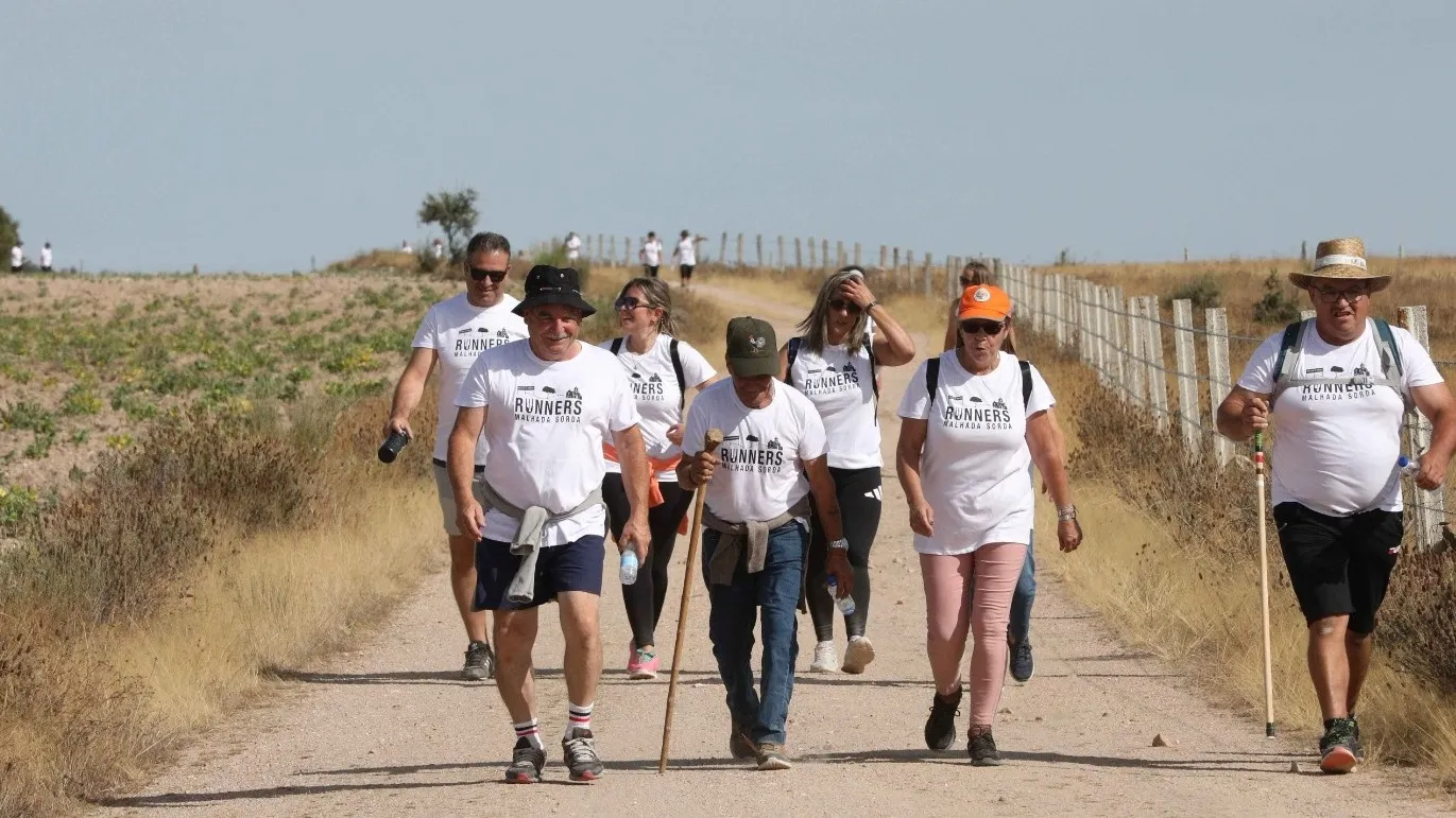 Foto 6 - Unas 170 personas peregrinan desde Fuentes de O&ntilde;oro al Santuario de Nossa Senhora D&rsquo;Ajuda