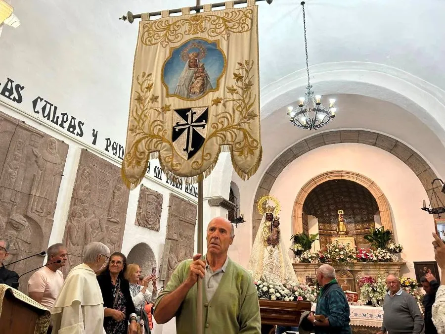Foto 4 - Garc&iacute;a Burillo preside la solemne eucarist&iacute;a del 8 de septiembre en el Santuario del Risco Mariano