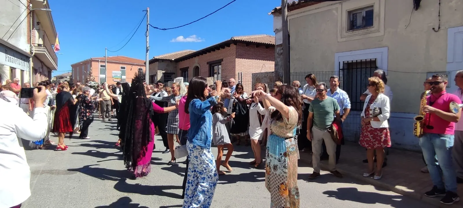Foto 9 - Villoria honra a la Virgen de la Vega en su hist&oacute;rica procesi&oacute;n