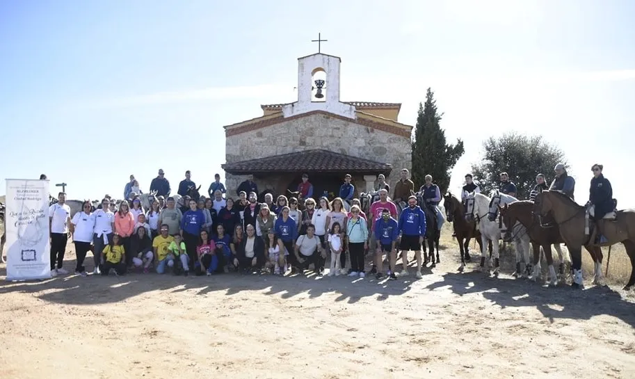 Foto 4 - El II Paseo &lsquo;Rodera de la Caridad&rsquo; re&uacute;ne a m&aacute;s de un centenar de personas a pie y a caballo