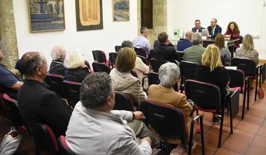 Foto 3 - El CEM presenta el 11&ordm; n&uacute;mero de su Revista, con Martiago como colaborador especial