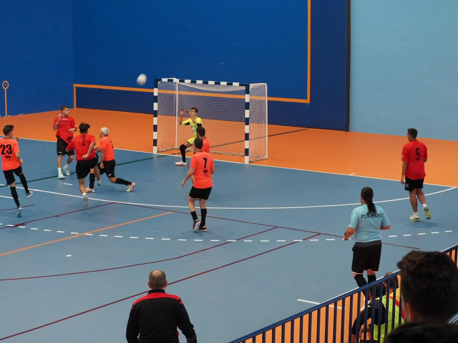 Foto 6 - Incontestable estreno del Bracamonte FS en casa con un rotundo 6-1 frente al Dluxe FS