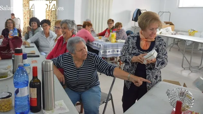 Unas ochenta mujeres participaron en la comida y en las actividades de la jornada de convivencia