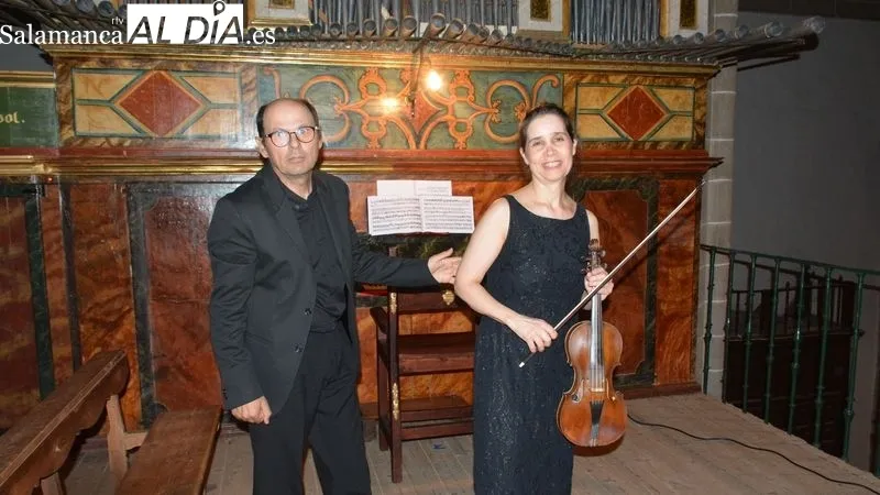 Foto 4 - El organista y sacrist&aacute;n de Lumbrales, &Aacute;ngel Miguel, recibe un homenaje como 'Guardi&aacute;n de melod&iacute;as'